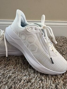 Women's White Mesh Athletic Sneakers - Cushioned Everyday Support
